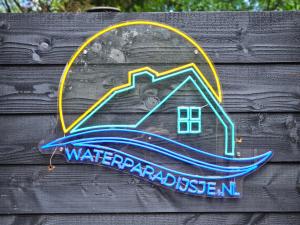 Bohemian included boat supboards and pool 5 minutes by boat from parking to the bohemien