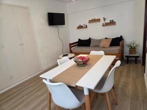 Depto de 2 ambientes zona Guemes (2)
