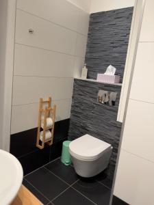 FRK13 - Bright 95sqm 3BR Home in Central Budapest