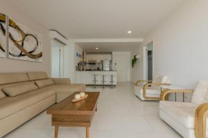 Ocean View & Beach Access – Family-Friendly, Beaut