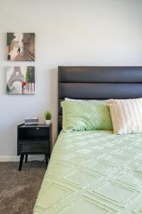 The Emerald - 3BR with King Beds, Banff Pass, AC