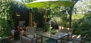 MAISON avec JARDIN ET BASSIN DE BAIGNADE