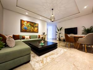 Modern & Stylish Premium, 5 min by foot to TGV Agdal, Tram station & Corniche