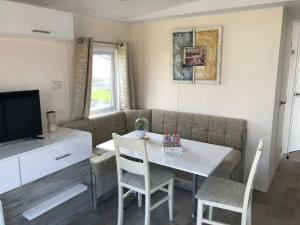 Holiday home in Mol with terrace and Wi-Fi