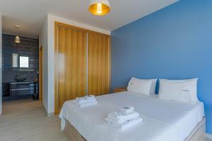 Casa Mozart I Sea View, Pool & Ac Retreat