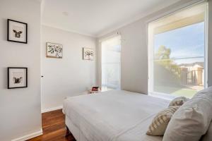 Baldivis Home Close to IGA, CAFE, Restaurants, 15 mins to beach