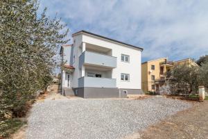 Apartments for families with children Stinjan, Pula - 26923