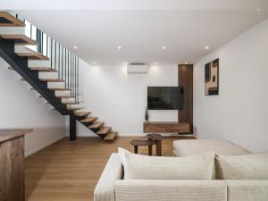 Elegant Villa with Jacuzzi in Suko an