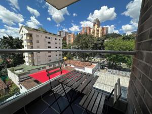 Ideal Location in Poblado, Coworking, Metro, Balcony