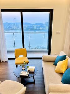 OM Sapphire Residence Ha Long Beach View