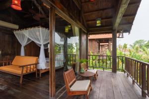 The Palm Tree Bungalow