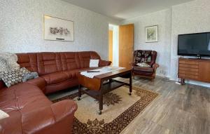 3 Bedroom Cozy Home In Broaryd