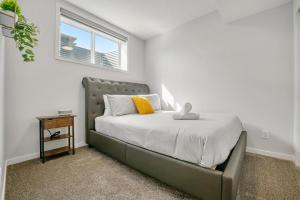 Yellowstone Suite - 2 Bedroom, AC, Laundry, Parking, Banff Pass