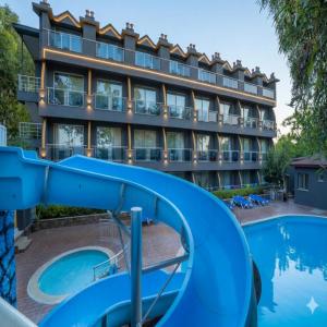 Aperion Beach Hotel Side