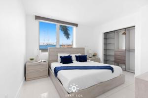 Relax & Unwind in Modern Apartment with Amenities