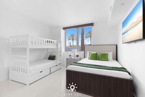 Relax & Unwind in Modern Apartment with Amenities