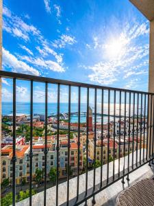 Sunset hill Apartment with fireworks view, CAU HON 2Br