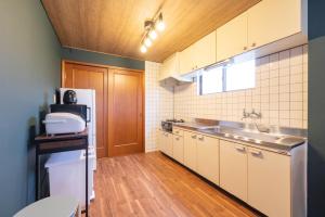 11 min to Nagoya St 4 Beds 7 Guests Luxury