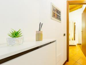 Industrial Nest 8km from Lake Como & Ski Wifi