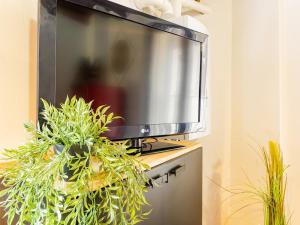 Industrial Nest 8km from Lake Como & Ski Wifi
