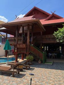 Golden Teak Resort Baan Sapparot