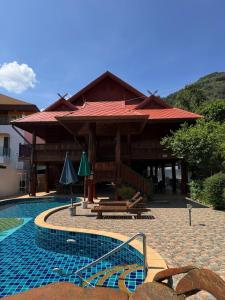 Golden Teak Resort Baan Sapparot