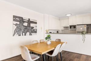 Chic Kingsford Stay | Steps to Light Rail & UNSW