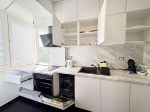 Pearl Apartment Varna - Bright 2BR Apartment
