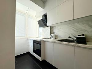 Pearl Apartment Varna - Bright 2BR Apartment