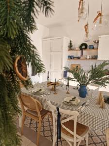 VILLA FAMILIA french design with garden and terrace