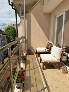 Sunny Gym Studio Apartment