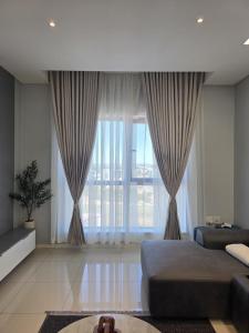 iTowers luxurious 1-Bedroom apartment- 15th Floor
