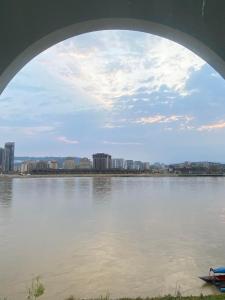 โรงแรมดีวิว โกลเด้นไทรแองเกิ้ล เชียงแสน - Dview Golden Triangle Hotel Chiangsaen