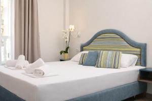 Parthenon Art Executive Wing-Seaside Collection