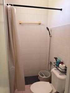 Artist Tiny Home Near Surf Town Fast WiFi Netflix Pet Friendly