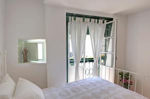 Stay local in Alfama! Alice central home, near river