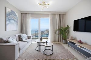 Marina Crown Penthouse with Unique Sea View