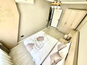 Grand Golden Stay Hotel