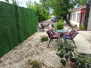 Travel Hub Hostel Social and Friendly
