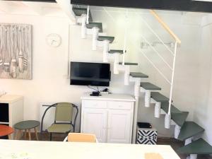Charmante maison rénovée, plage à pied, cour privée
