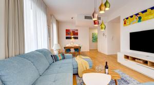 Premium Penthouse E51 3 bedrooms and 2 bathrooms 103qm PARKING FREE