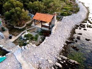 Joelle, House By The Sea
