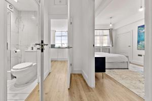 Paddington High Rise Flat for 5 Little Venice Walk