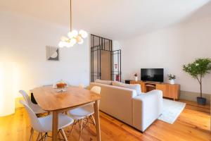 Modern Flat with Terrace & Garage by HostWise
