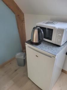 Chambre lit double avec SDB et WC privés