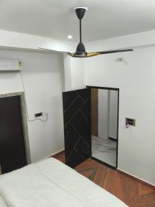 Ayodhya Hotel, Homestay