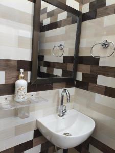 Ayodhya Hotel, Homestay