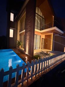 Woods - Luxurious Villas