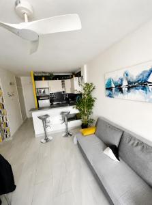 TRÈS BEL APPARTEMENT ENTIÈREMENT RÉNOVÉ