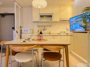 Gangnam, 6-person room, Daechi, Gangnam Plastic Surgery,COEX Starfield, 15 minutes from Itaewon